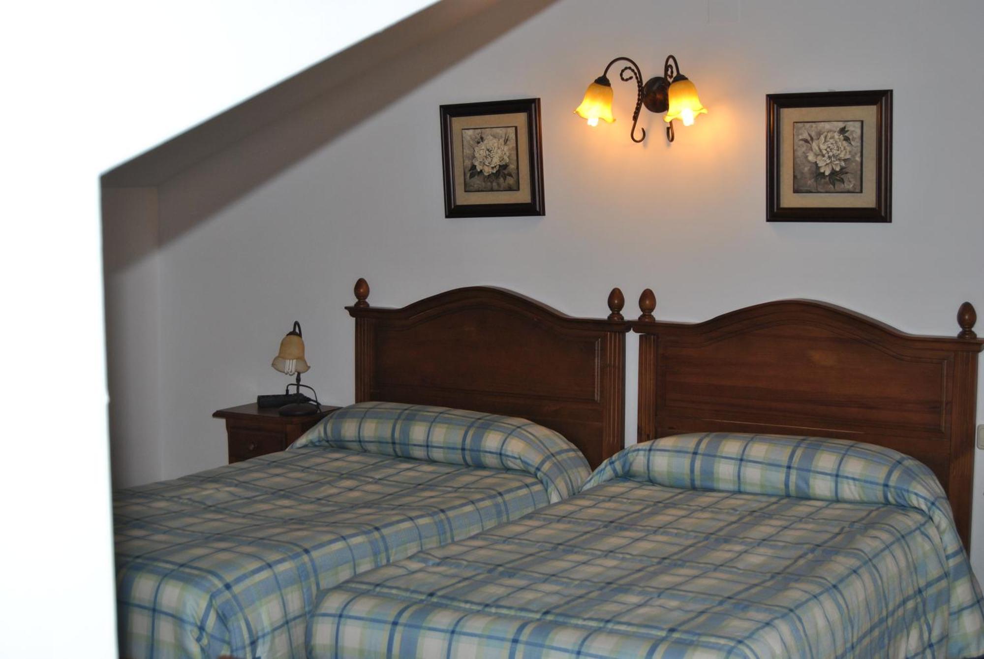 Hostal Rural Amador Puente de Vadillos Chambre photo