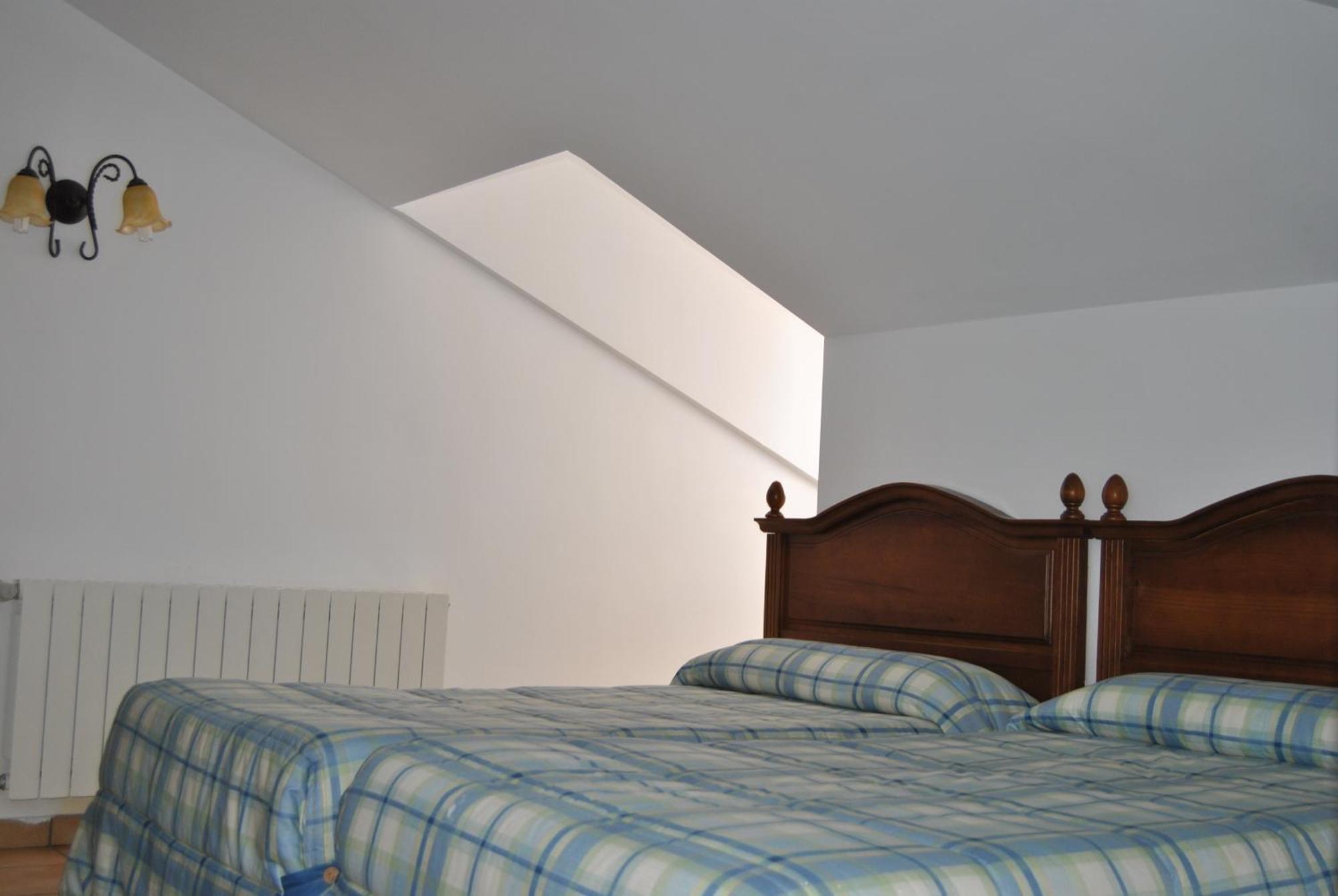 Hostal Rural Amador Puente de Vadillos Chambre photo