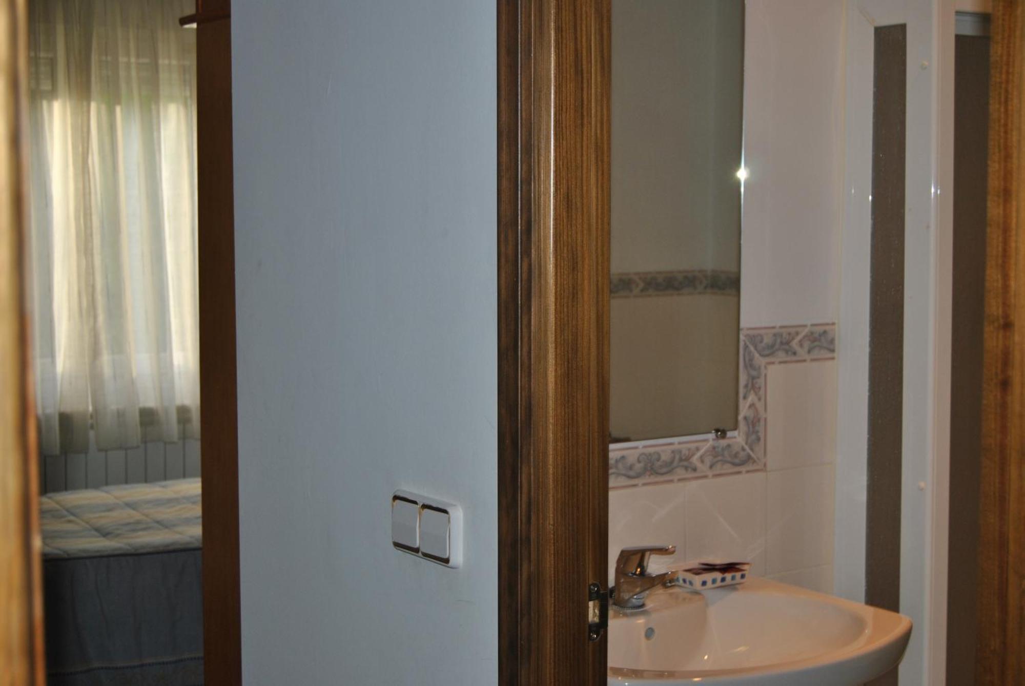 Hostal Rural Amador Puente de Vadillos Chambre photo